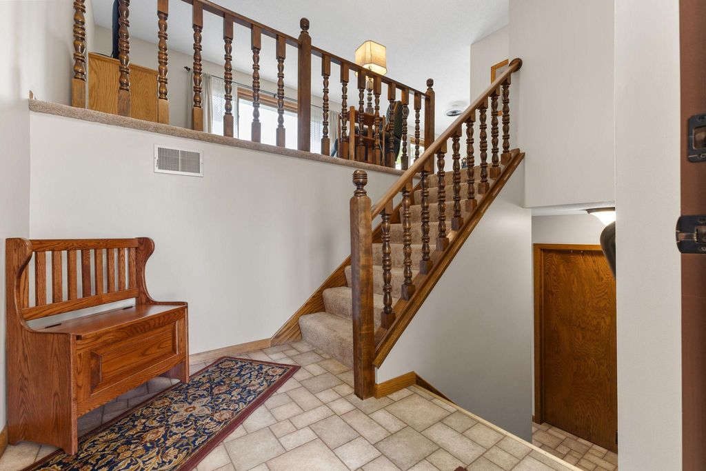 404 Pleasure Creek Drive, Blaine, MN 55434 — photo 2
