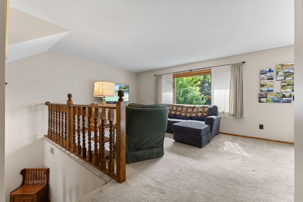 404 Pleasure Creek Drive, Blaine, MN 55434 — photo 5