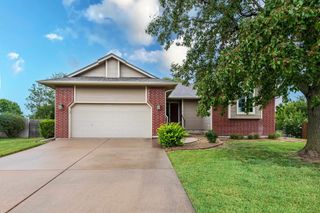 4455 Westlake Ct, Bel Aire, KS 67220