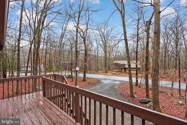 244 CANTERBURY RD, Bushkill, PA 18324