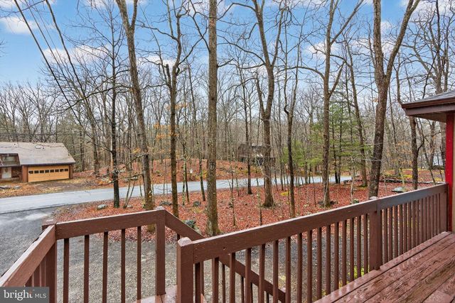 244 CANTERBURY RD, Bushkill, PA 18324