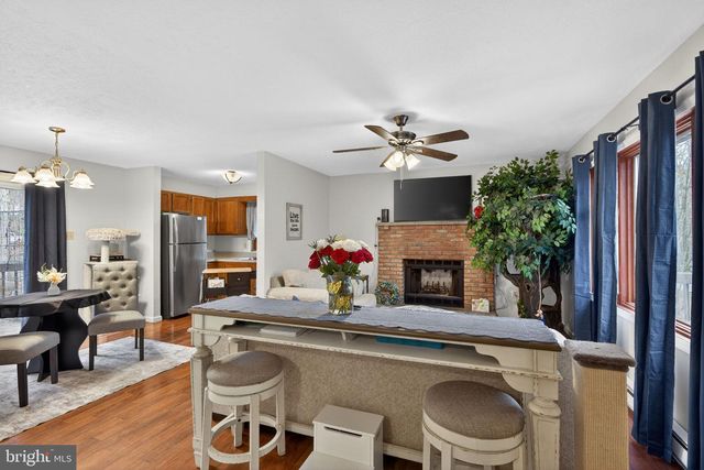 244 CANTERBURY RD, Bushkill, PA 18324