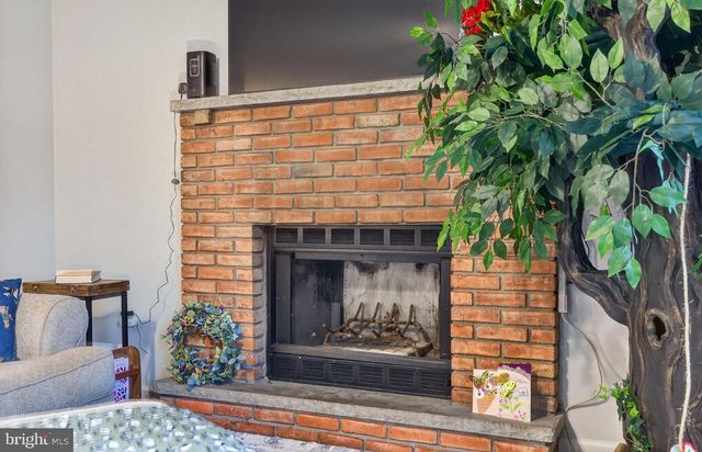 244 CANTERBURY RD, Bushkill, PA 18324