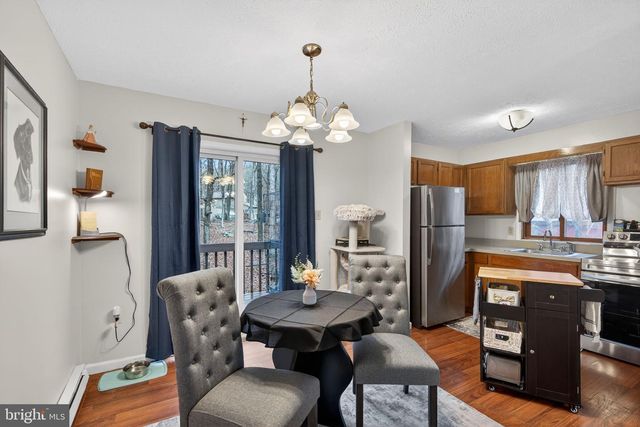 244 CANTERBURY RD, Bushkill, PA 18324