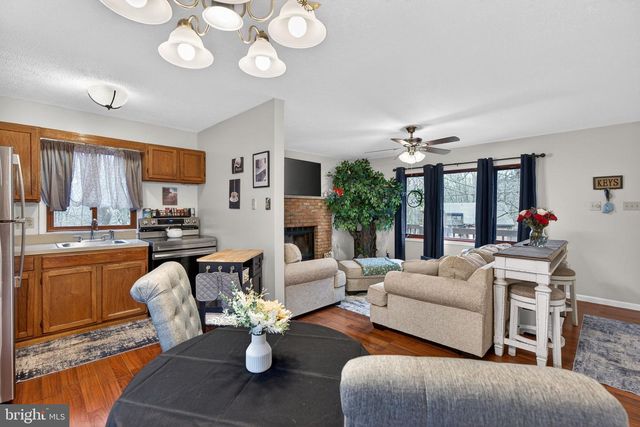 244 CANTERBURY RD, Bushkill, PA 18324