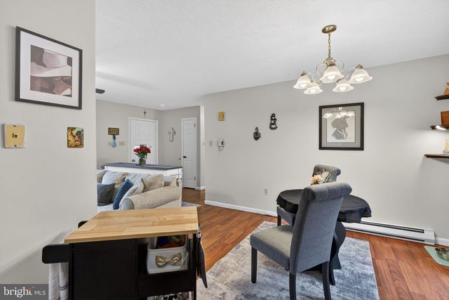 244 CANTERBURY RD, Bushkill, PA 18324