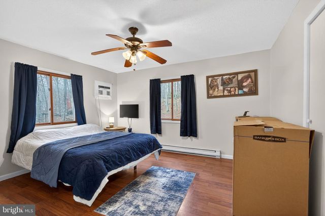 244 CANTERBURY RD, Bushkill, PA 18324