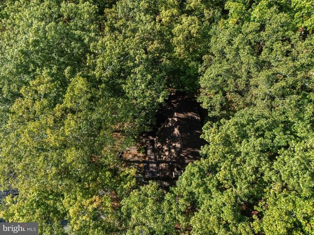 244 CANTERBURY RD, Bushkill, PA 18324