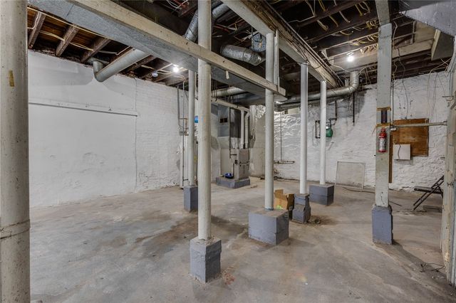 2247 Wilson Ave, Perry Hilltop, PA 15214