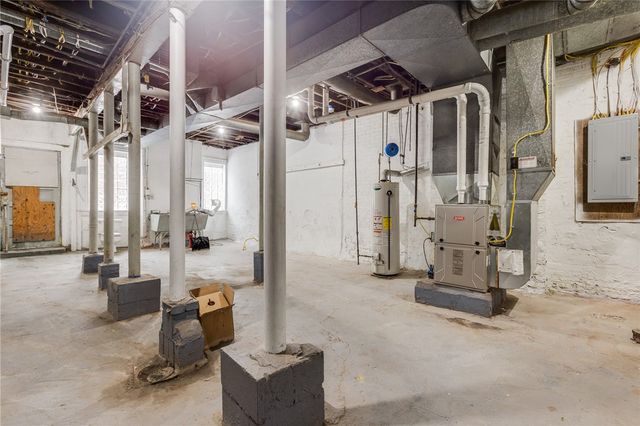 2247 Wilson Ave, Perry Hilltop, PA 15214