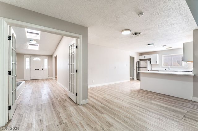 2129 North Michael Way, Las Vegas, NV 89108