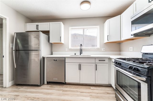 2129 North Michael Way, Las Vegas, NV 89108