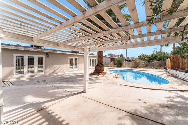 2129 North Michael Way, Las Vegas, NV 89108