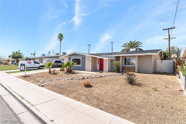 2129 North Michael Way, Las Vegas, NV 89108
