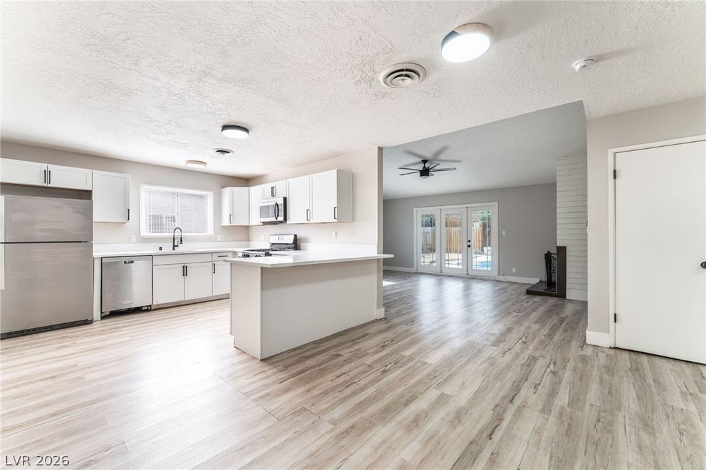 2129 North Michael Way, Las Vegas, NV 89108
