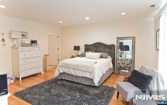 15b Jan Court 15B, Elmwood Park, NJ 07407