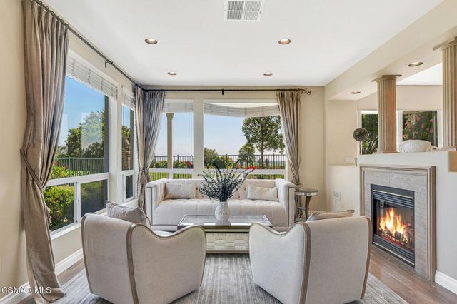 1009 Del Tio Court, Camarillo, CA 93010