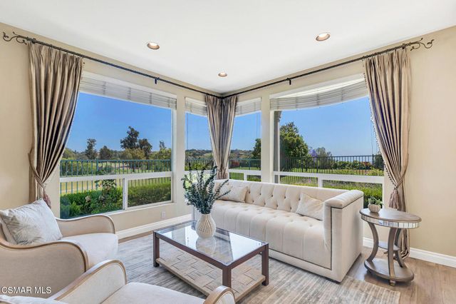 1009 Del Tio Court, Camarillo, CA 93010