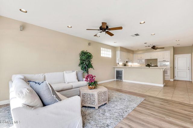 1009 Del Tio Court, Camarillo, CA 93010