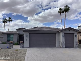 2360 N NICKLAUS Drive, Mesa, AZ 85215