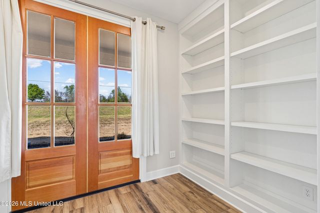 13889 E Fairview Road, Byhalia, MS 38611