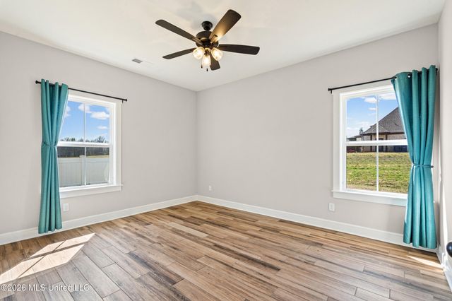 13889 E Fairview Road, Byhalia, MS 38611