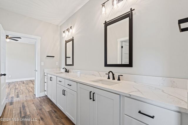 13889 E Fairview Road, Byhalia, MS 38611