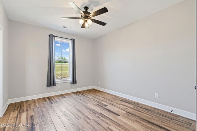 13889 E Fairview Road, Byhalia, MS 38611