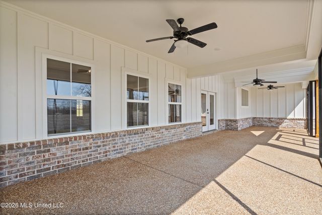 13889 E Fairview Road, Byhalia, MS 38611
