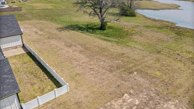 13889 E Fairview Road, Byhalia, MS 38611