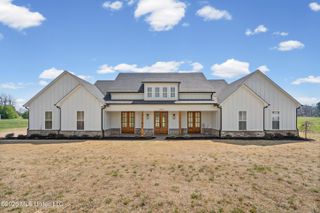 13889 E Fairview Road, Byhalia, MS 38611