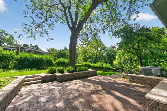 268 Scenic Drive, Tower Lakes, IL 60010