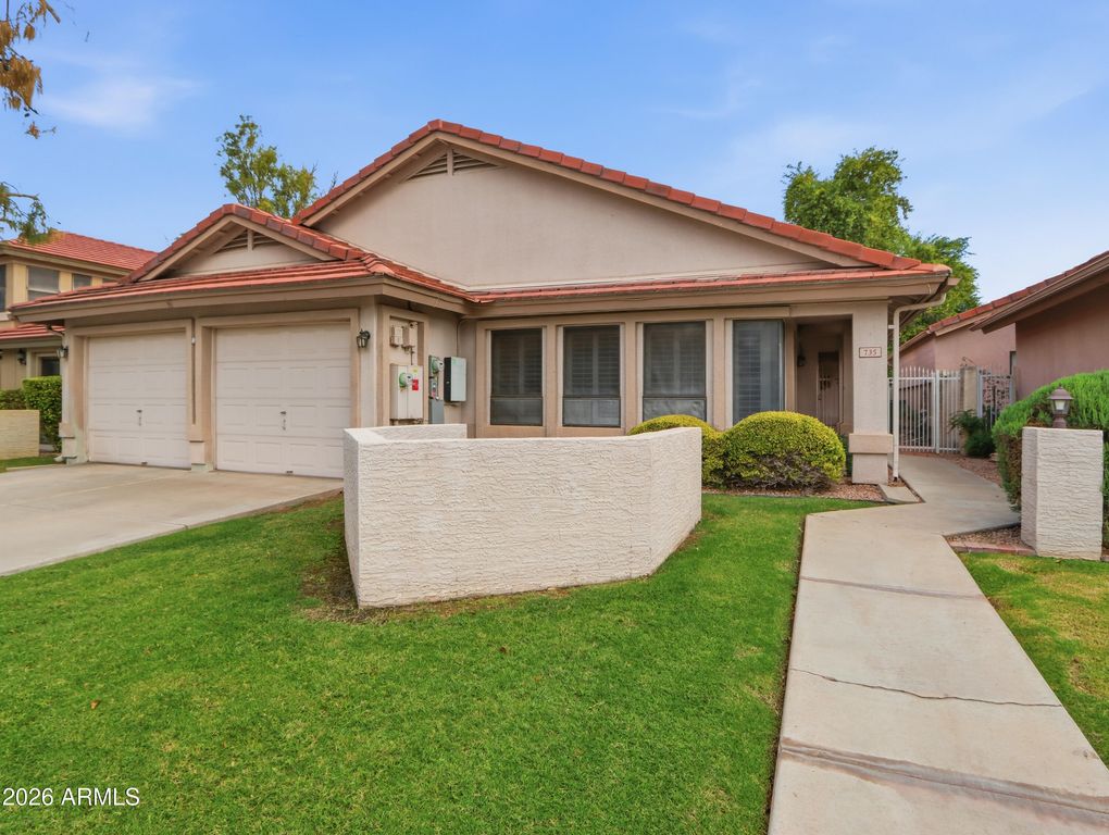 735 N MEADOWLARK Lane, Chandler, AZ 85226 — exterior