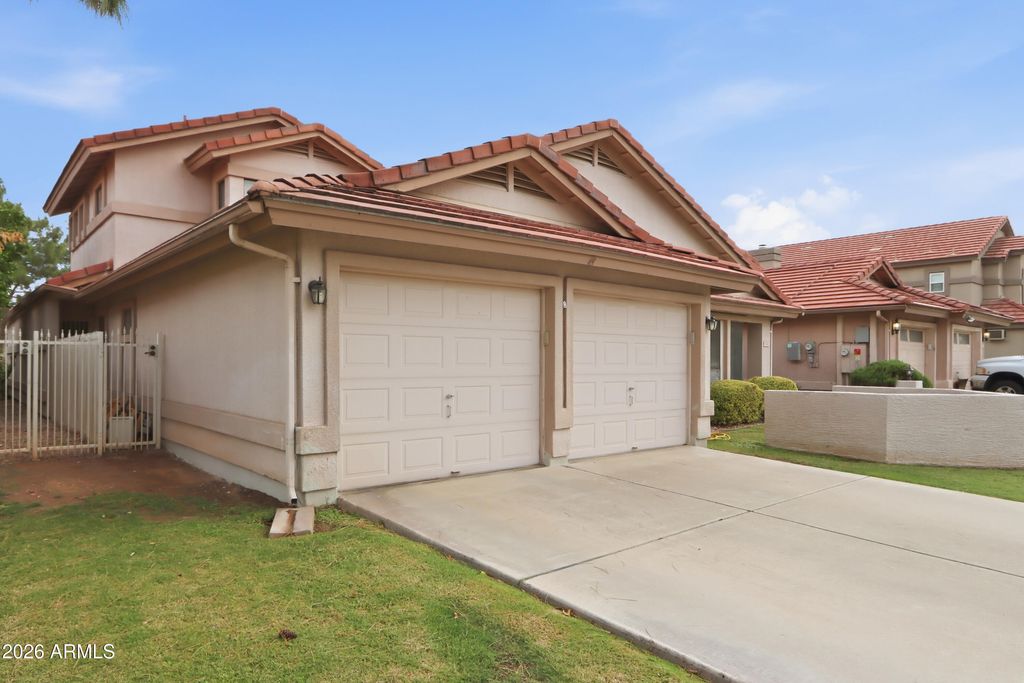 735 N MEADOWLARK Lane, Chandler, AZ 85226 — photo 2