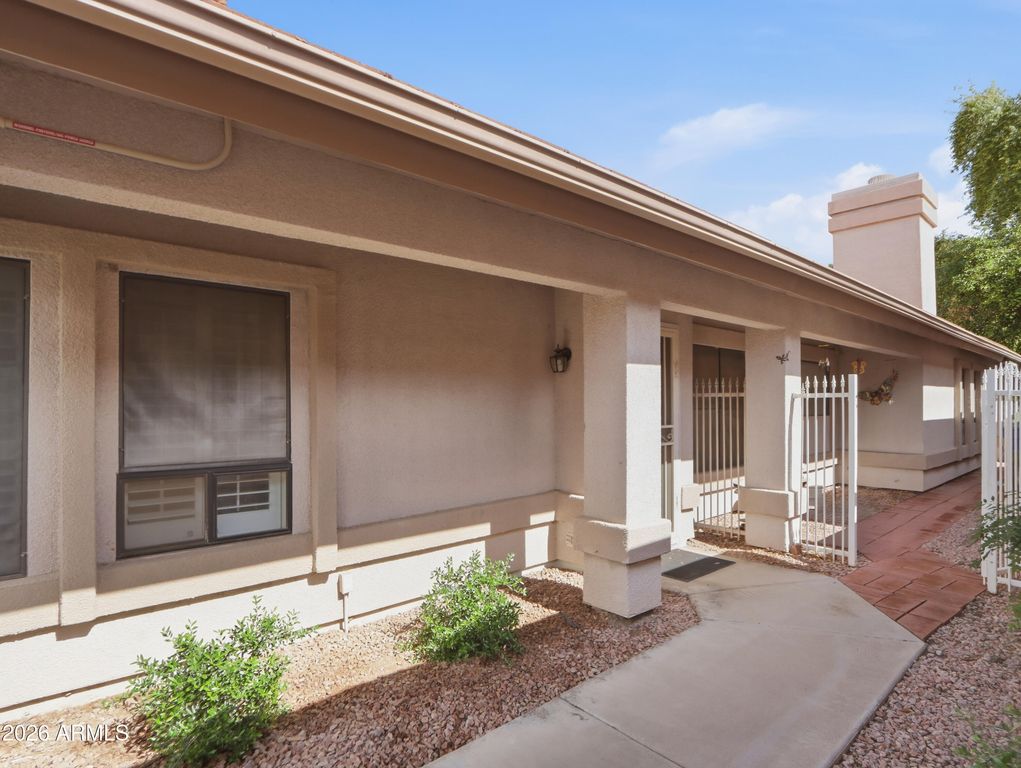 735 N MEADOWLARK Lane, Chandler, AZ 85226 — photo 4