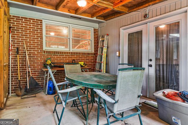 1058 S Pine Knoll, Macon, GA 31204