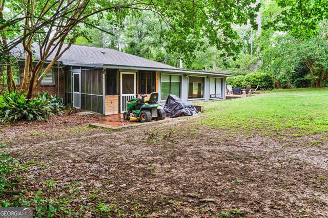 1058 S Pine Knoll, Macon, GA 31204