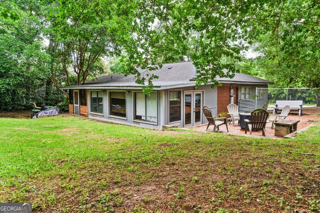 1058 S Pine Knoll, Macon, GA 31204