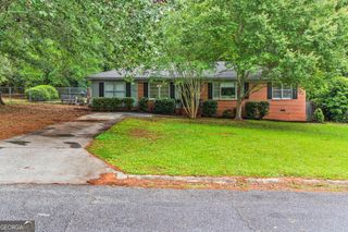 1058 S Pine Knoll, Macon, GA 31204