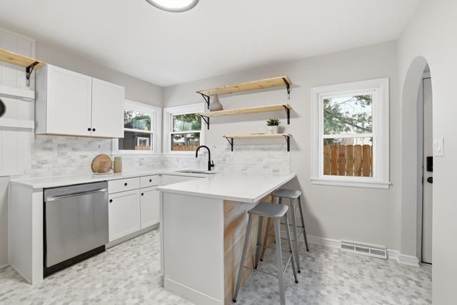 1406 Furness Parkway, Saint Paul, MN 55119