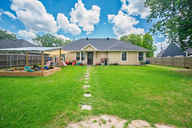 707 N Main, Farmersville, TX 75442