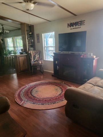 181 Chestnut Bend, Huntsville, TX 77320