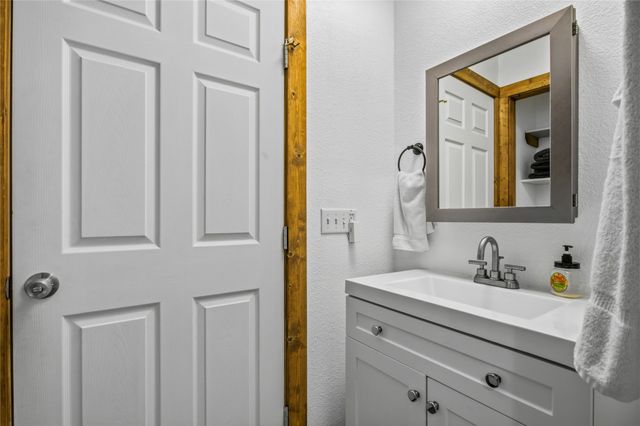 227 Shoreline Road, Pottsboro, TX 75076