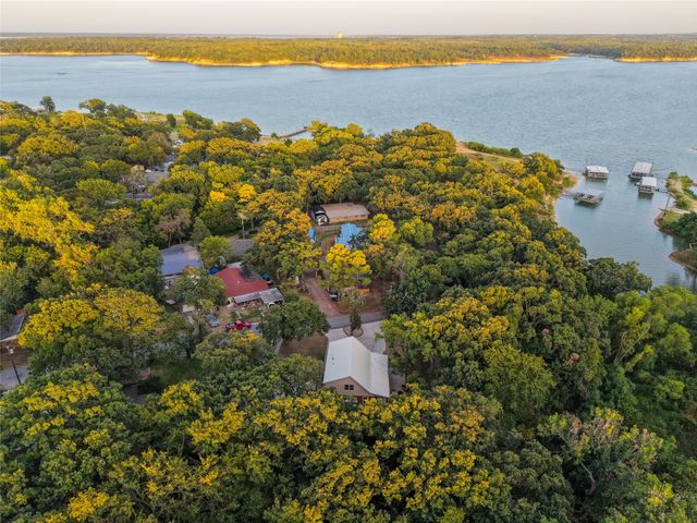 227 Shoreline Road, Pottsboro, TX 75076