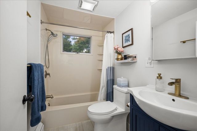 58 Putnam Hill Rd, Sutton, MA 01590