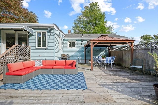 58 Putnam Hill Rd, Sutton, MA 01590