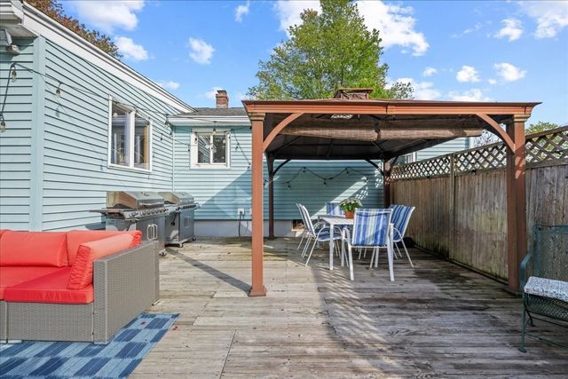 58 Putnam Hill Rd, Sutton, MA 01590