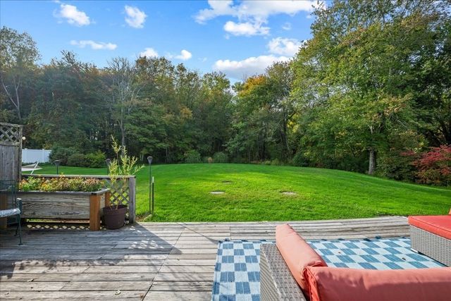 58 Putnam Hill Rd, Sutton, MA 01590