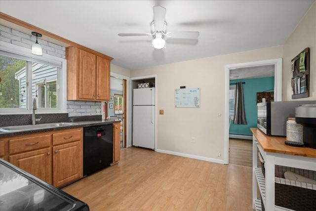 58 Putnam Hill Rd, Sutton, MA 01590