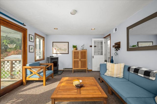 58 Putnam Hill Rd, Sutton, MA 01590